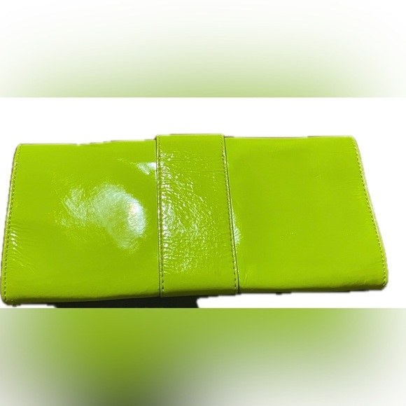 MICHAEL Michael Kors Women’s Sutton Leather Clutch, Lime - Picture 8 of 16